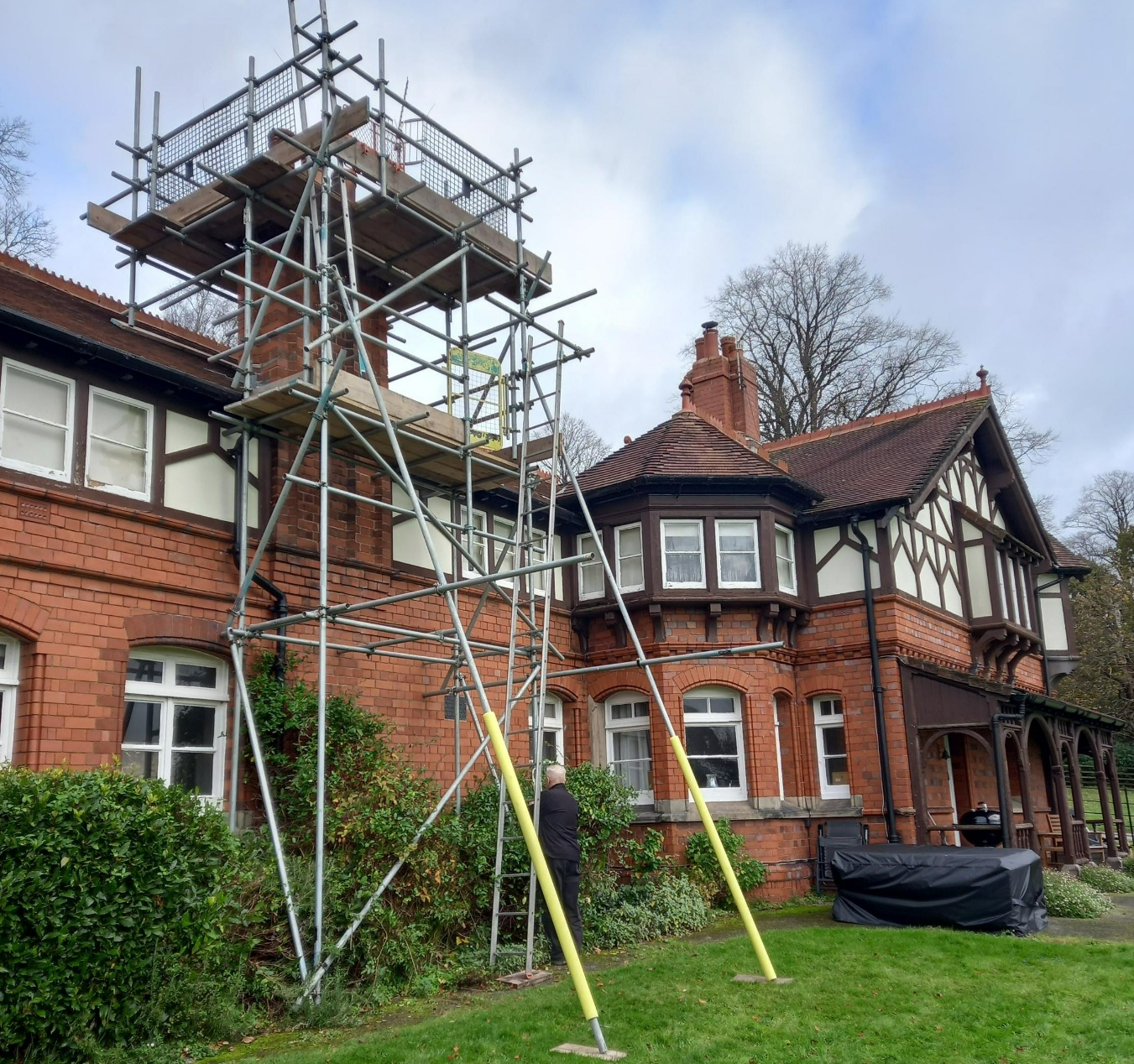The Lord Derby Estate Teal Scaffold